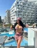 Brunetă slim dulce fără inhibiții! - imagine 1