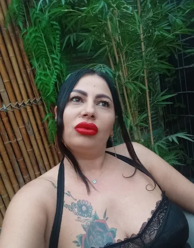 Bruneta sexy