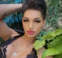 Bună dragii mei sunt raina o transexuală reală accept şi party Pentru mai multe detalii contactează - imagine 1