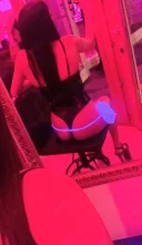 Sunt noua in oras la tine am 21 de ani înălțime 160 kg 50 - imagine 3