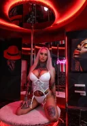 Show web. Matura siliconata stapana dominanta sexting+filmulețe rasp doar whatsapp - imagine 5