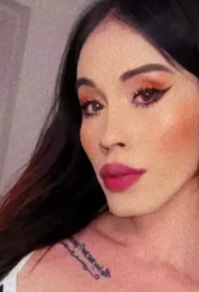 Bună numele meu este Eva o fată transexuală am vârsta de 29 de ani sunt venită pentru prima dată în