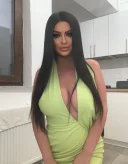 Escortă nouă brunetă cu sâni mari - imagine 1