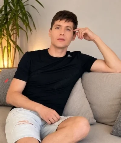 Alexandru 25 de ani activ super dotat