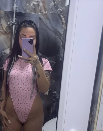 **new în orașul tău **new hot girl **