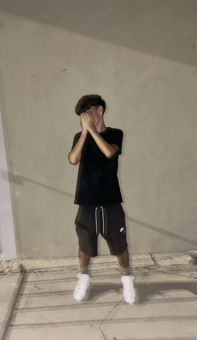 **Băiat 19 ani**