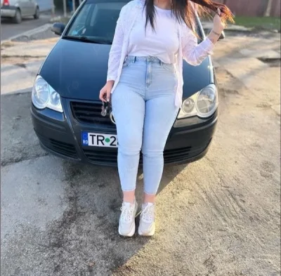 Buna sunt elena