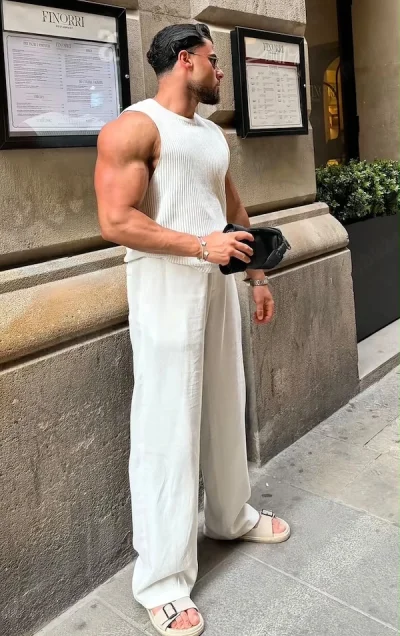 Teddy boy masaj erotic pentru doamne si domnisoare cu discretie si igiena maxima