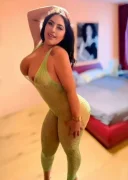 Bomba sexy in orașul tău vin și la Hotel - imagine 1