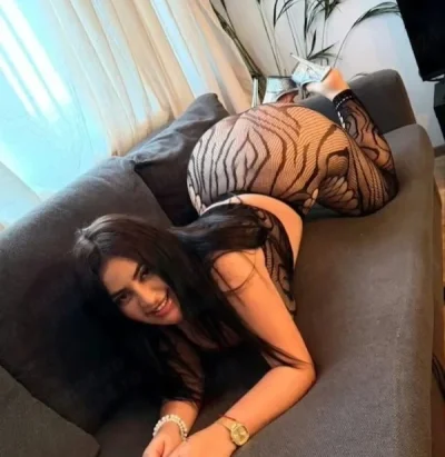 Bomba sexy in orașul tău vin și la Hotel
