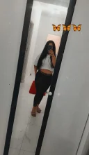 Bruneta sexy - imagine 1