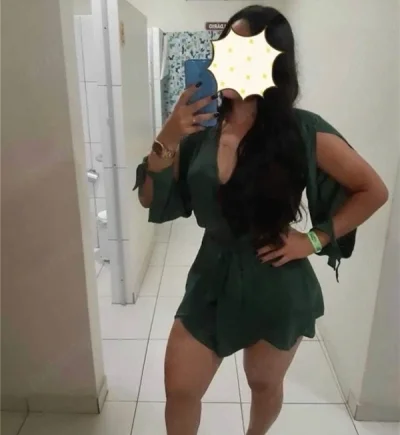 Bruneta cu forme de brazilianca!