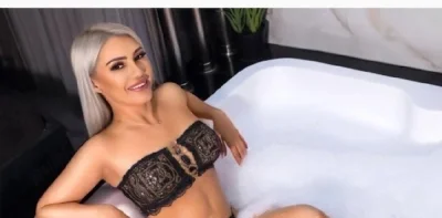 Buna suntem un cuplu de transexuală si baiat