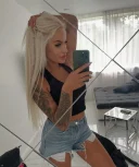 Show Pe Whatsap și Videoclipuri Ana Puștoaică 20 Ani - imagine 1