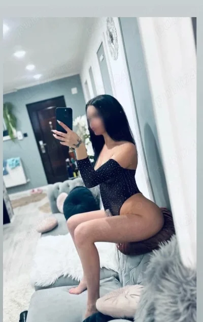 Alexandra Brunetă fierbinte !!!