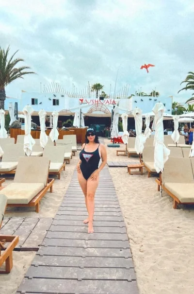 Disponibila doar pe perioada UNTOLD. Accept si cupluri. Fac si deplasări. Incall& Outcall
