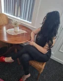 Bruneta sexi milf noua în orașul tau - imagine 1