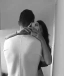 Cuplu bărbat și femeie pentru prima dată la tine în oraș - imagine 1