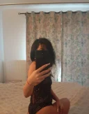 Brunetă minionă nouă in orașul tău - imagine 1