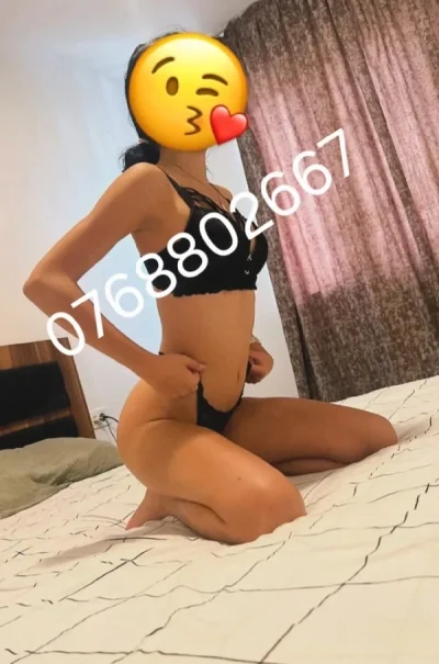 Buna sunt andreea am 25 de ani
