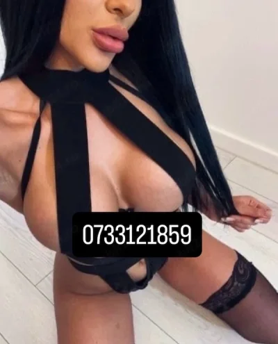 Brunetă siliconată!Poze din locație!highclass!100%REALĂ!Fac și deplasari !