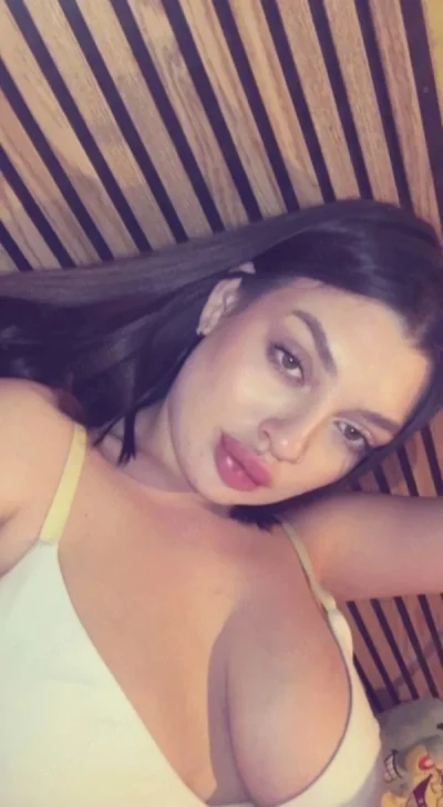 Bruneta noua hott xxx reala si fierbinte