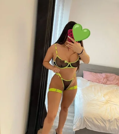 Buna buna am 26 de Ani 1,70 cm brunete dulce sexy te aștept pup