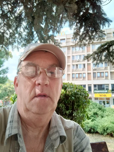 Disponibil pentru persoane mature