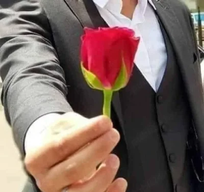 Bărbat matur discret