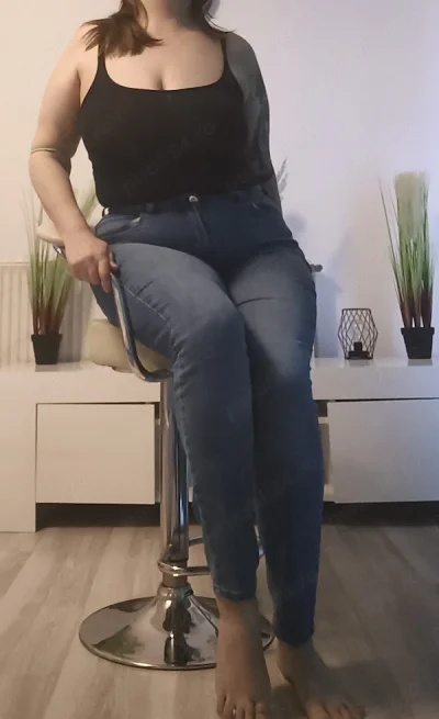 Șatenă cu forme, 45 ani. Nu primesc cu accesorii. Citiți anunțul.