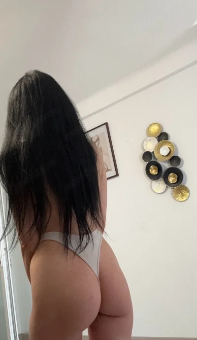 Buna sunt o fată finuță