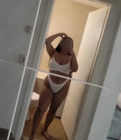 Buna sunt andreea , cu sau fara