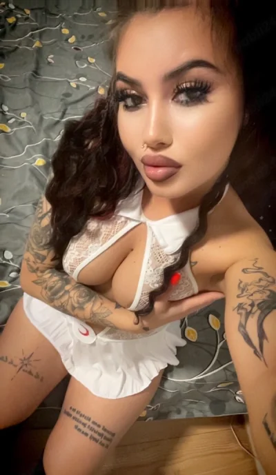 Buna, eu sunt Elena