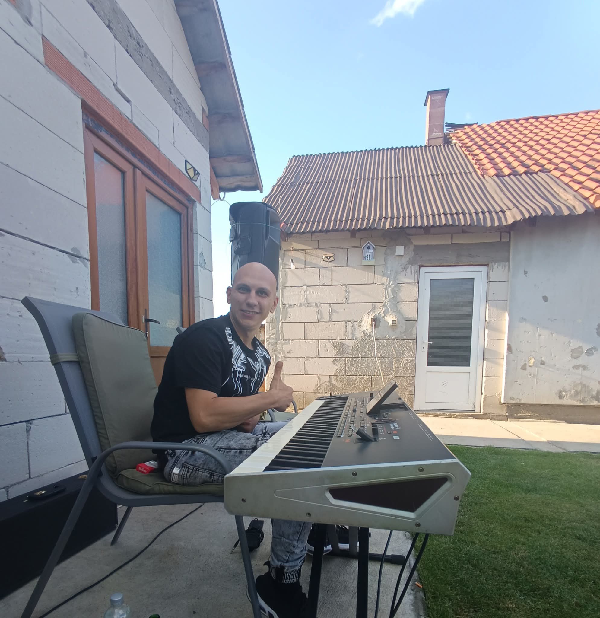 Caut relație serioasă cu domnișoare și adolescente